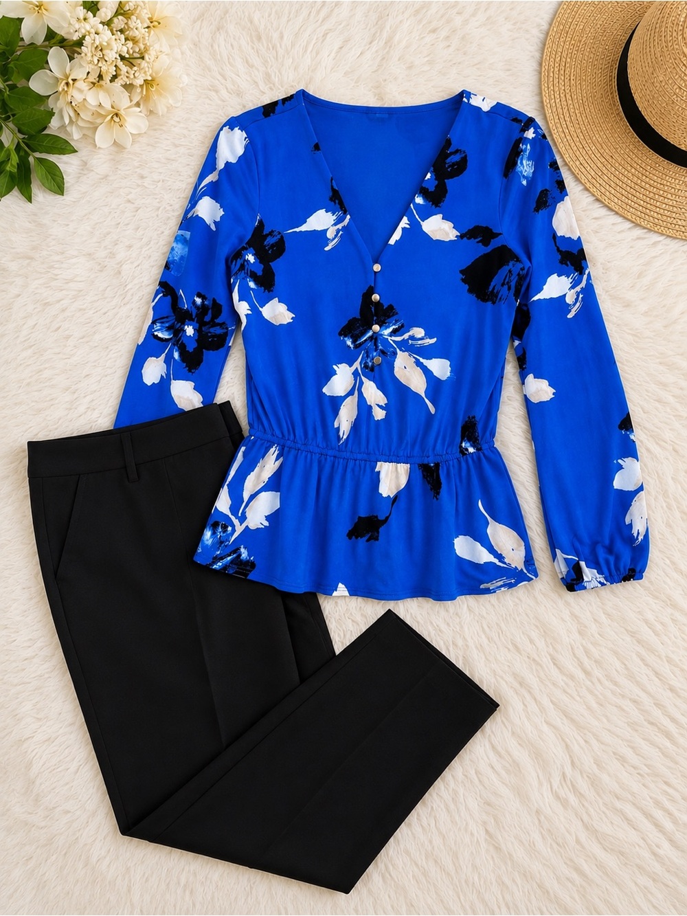 💙🖤WHBM Blue Floral Peplum Blouse Sz XS Long Sleeve V Neck Top 🖤💙 - Picture 2 of 9